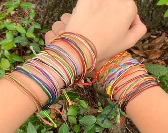 How to make a Pura Vida style bracelet!! 💗💗 #waxstringbracelets #pur, pura vida bracelet without wax string