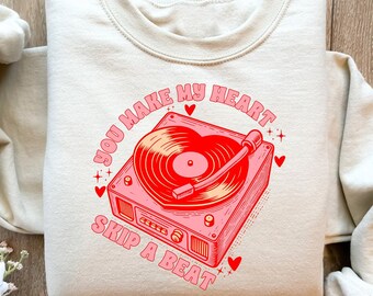 Sprawiasz, że moje serce zaczyna bić szybciej, retro walentynkowa bluza, retro walentynkowa koszulka, walentynkowa bluza z sercem, groovy walentynkowa koszulka