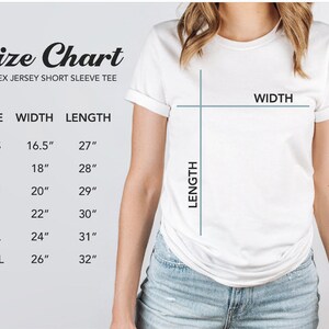 以下が含まれることがあります： ユニセックスジャージー半袖Tシャツのサイズチャート。チャートは、XS、S、M、L、XL、2XLのサイズについて、幅と長さをインチで示しています。