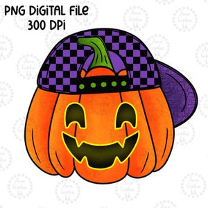 Puede incluir: Una ilustración digital de una calabaza con una gorra de béisbol a cuadros de color morado y negro. La calabaza tiene una sonrisa amigable y dentada con ojos amarillos.