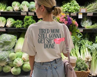 Camiseta gráfica del Club de Mamás Cansadas: Divertida camiseta para mamás amantes del café