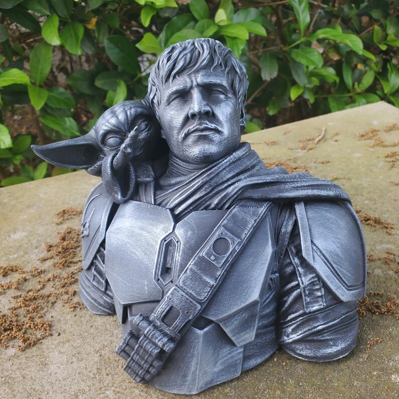 Fan Art, Mando With Baby Yoda Bust, Grogu Statue Pedro Pascal, Perfect ...