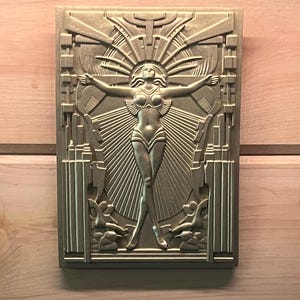 Einzigartige Wandkunst - Art-Deco-Frau mit Power Flachrelief 5 x 7 Zoll Fliese