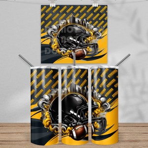 Puede incluir: Tres vasos de acero inoxidable con un dise&ntilde;o negro y dorado que presenta un casco de f&uacute;tbol y la palabra "Steelers" repetida en todo.