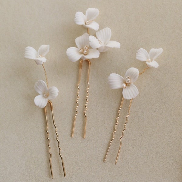 Set of 3 Wedding Hairpin, Delicate Pearl and Porcelain Floral Bridal Hairpin for Weddings, Handmade Floral Clay Hair Clip