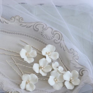 White Porcelain Flower Wedding Hair Pins, Wedding Hair Piece,  Bridesmaid Hair Pins , Gold Bridal Headpiece,Wedding Hair Accessory