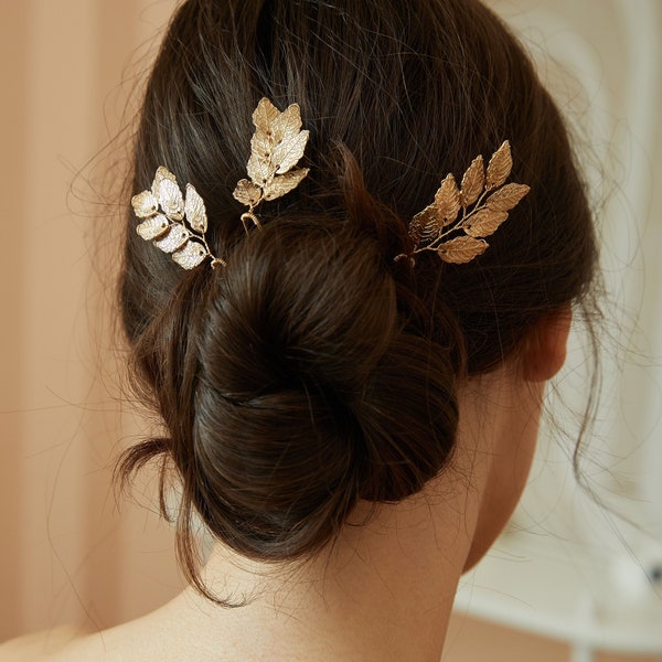 Minimalist and Delicate Gold Leaf Bridal Hair Pins, Wedding Hair Piece,  Bridesmaid Hair Pins , Gold Bridal Headpiece,Wedding Hair Accessory