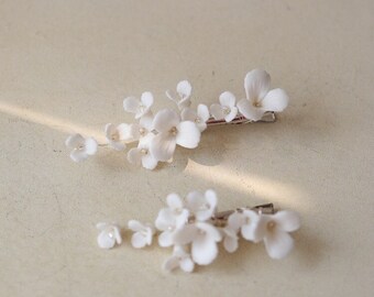 Delicate White Porcelain Flower Hairpin, Bridal White Floral Hair Barrette, Wedding Hair Accessory Bridal Hair Clip, Bridesmaid Hair Clip