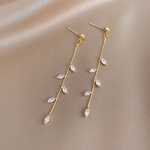 Pendientes colgantes de hoja de olivo larga de oro de 14K, pendientes colgantes de borla de cristal de oro, pendientes nupciales de gota larga, pendientes de boda para novias imagen 3