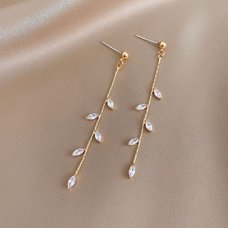 14K Gold Long Olive Leaf Dangle Drop Earrings, Gold Crystal Tassel Drop Earrings, Long Drop Bridal Earring, Wedding Earrings for Brides zdjęcie 3