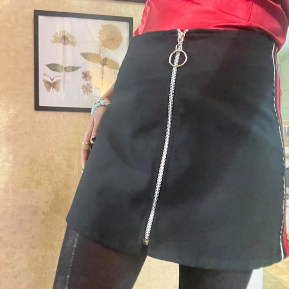 O-Ring Sporty Stretch Mini Skirt