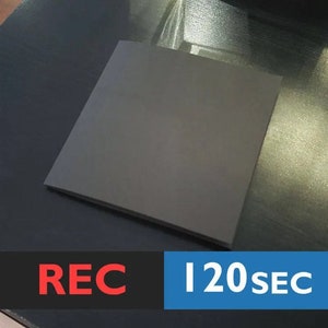 Cartoncino nero con musica registrabile, biglietto d'auguri quadrato nero, scheda con registratore vocale e pennarello argentato in omaggio / 15,2 x 15,2 cm / 120 secondi