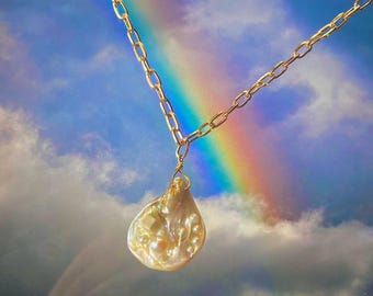 Mother of Pearl Siren Necklace