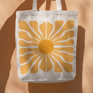 Groovy Sun SVG PNG, Groovy Summer Design Svg, Tote Bag Svg, Trendy Tote Bag Svg, Beach Bag Svg, Canvas Bag Svg, Digital Download, Tote Bag,