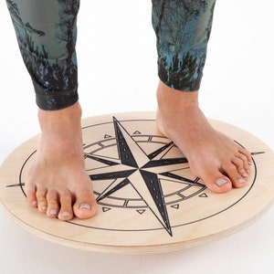 PELTES® COMPASS Balancekreis, Wackelbrett, Balance Board aus Holz, Brett, Holzkreis, Wackel, Balance, Fitness Bild 5