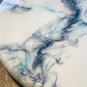 Tranquility Lazy Susan – White & Blue Resin Turntable | Handmade Minimalist Centerpiece | Food Safe Spa-Inspired Decor