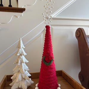 Handmade Yarn Cone Christmas Tree with Wreath, 26&quot; Tall