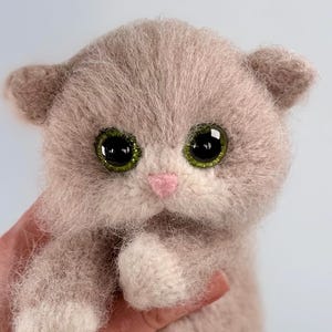 Realistic Alpaca Kitten – Handmade Fluffy Cat, Miniature Collectible Plush, Cat Lover Gift