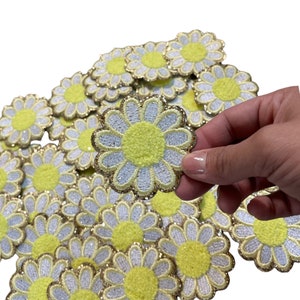 Glitter Daisy Sticker-patch | madeliefjesticker, Chenille Daisy, glitterpatch, zelfklevende kleurrijke patch, rugzaksticker