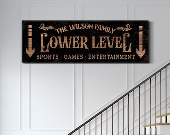 Gepersonaliseerd lager niveau bord met familienaam Game Movie Room Wall Decor Kelder Teken Man Cave Sign Family Room Decor Grote Canvas Print