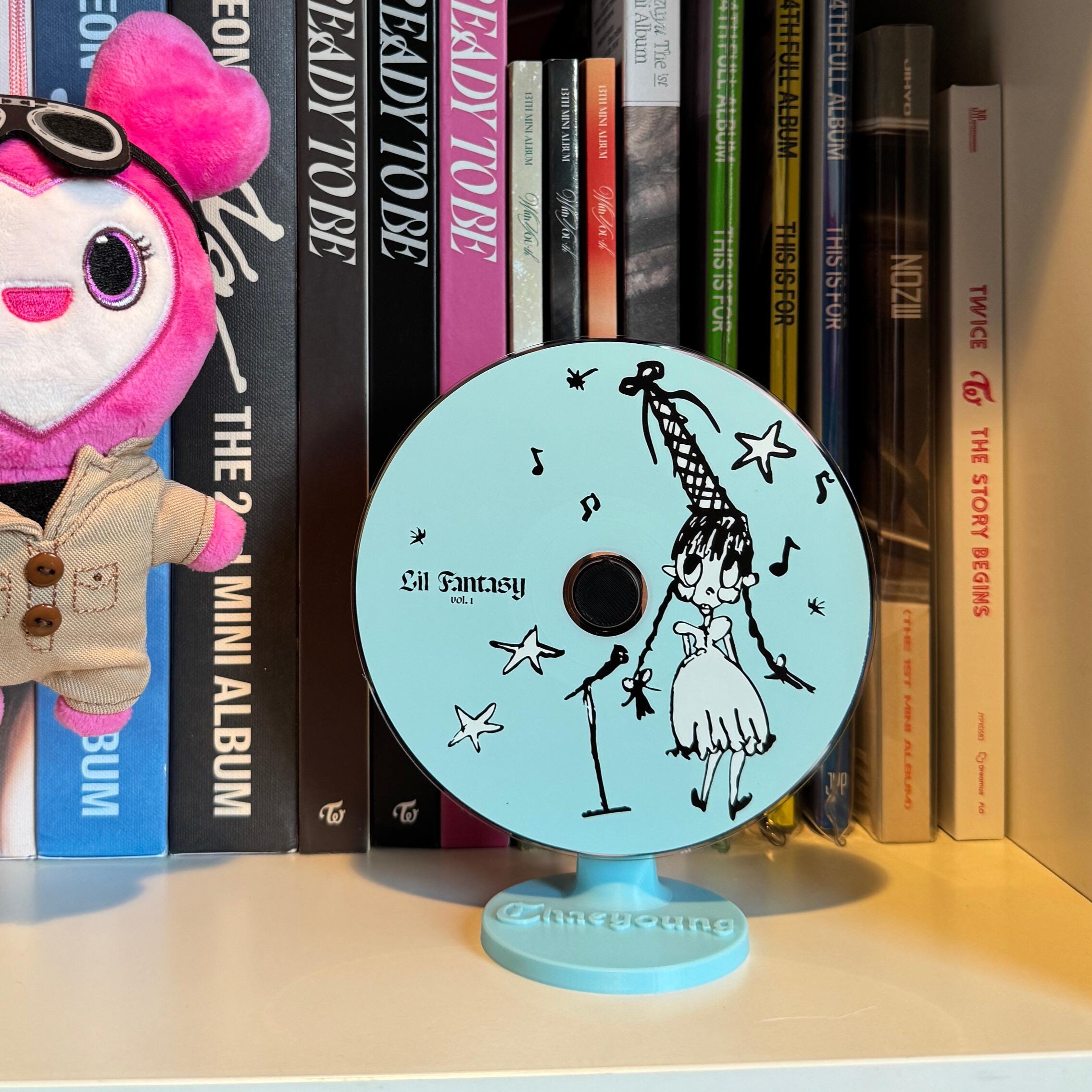 チェヨン リル ファンタジー CDスタンド | アルバムカラーの3Dプリント