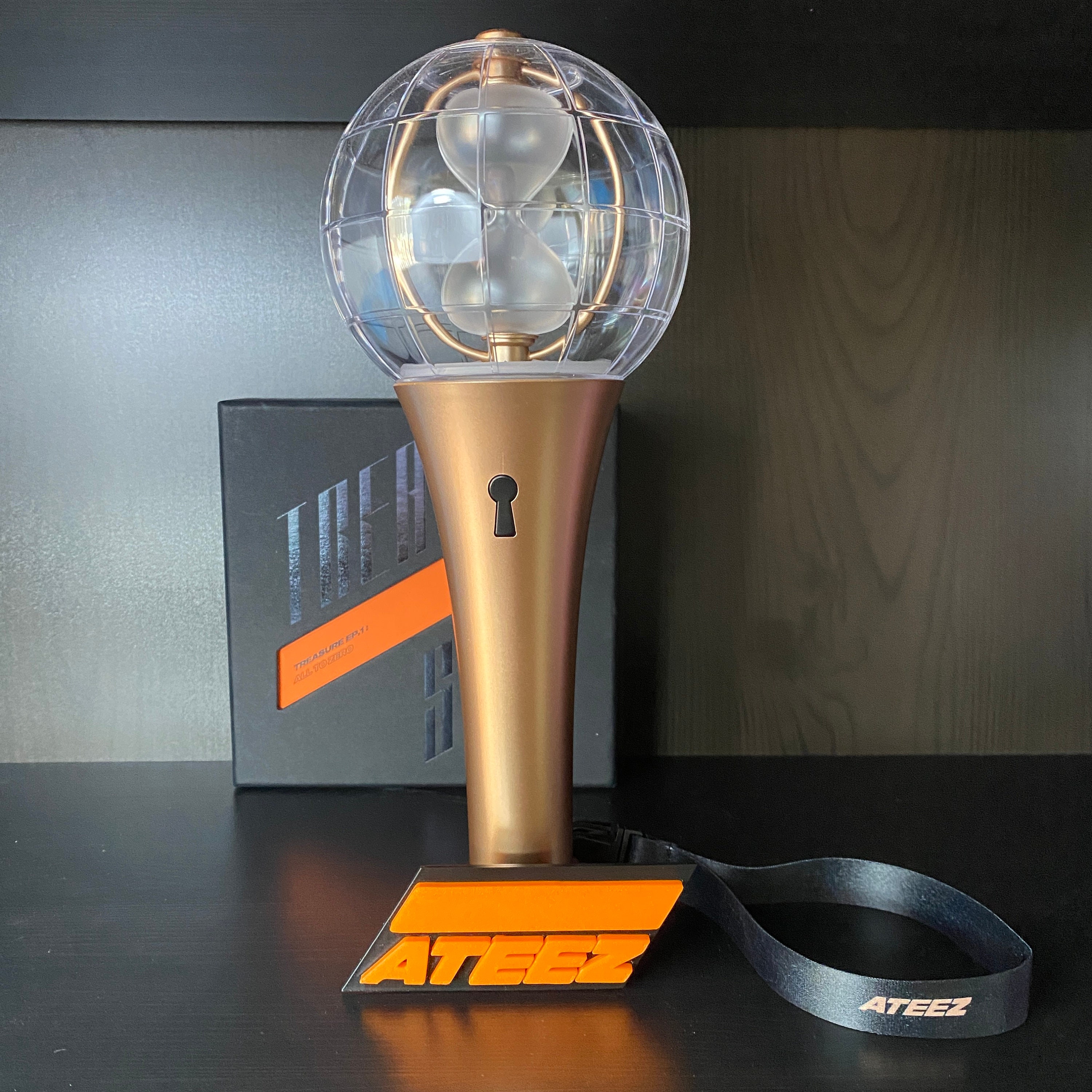 アイドル ATEEZ OFFICIAL LIGHT STICK VER.2 ATEEZ Lightiny Ver. 2 Lightstick Stand - Etsy