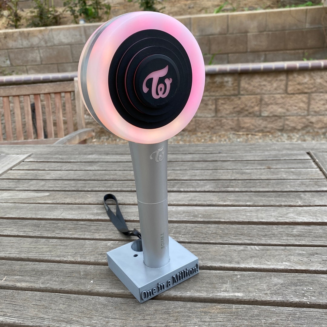 I decorated my Twice Lightstick with pearls! : r/twice