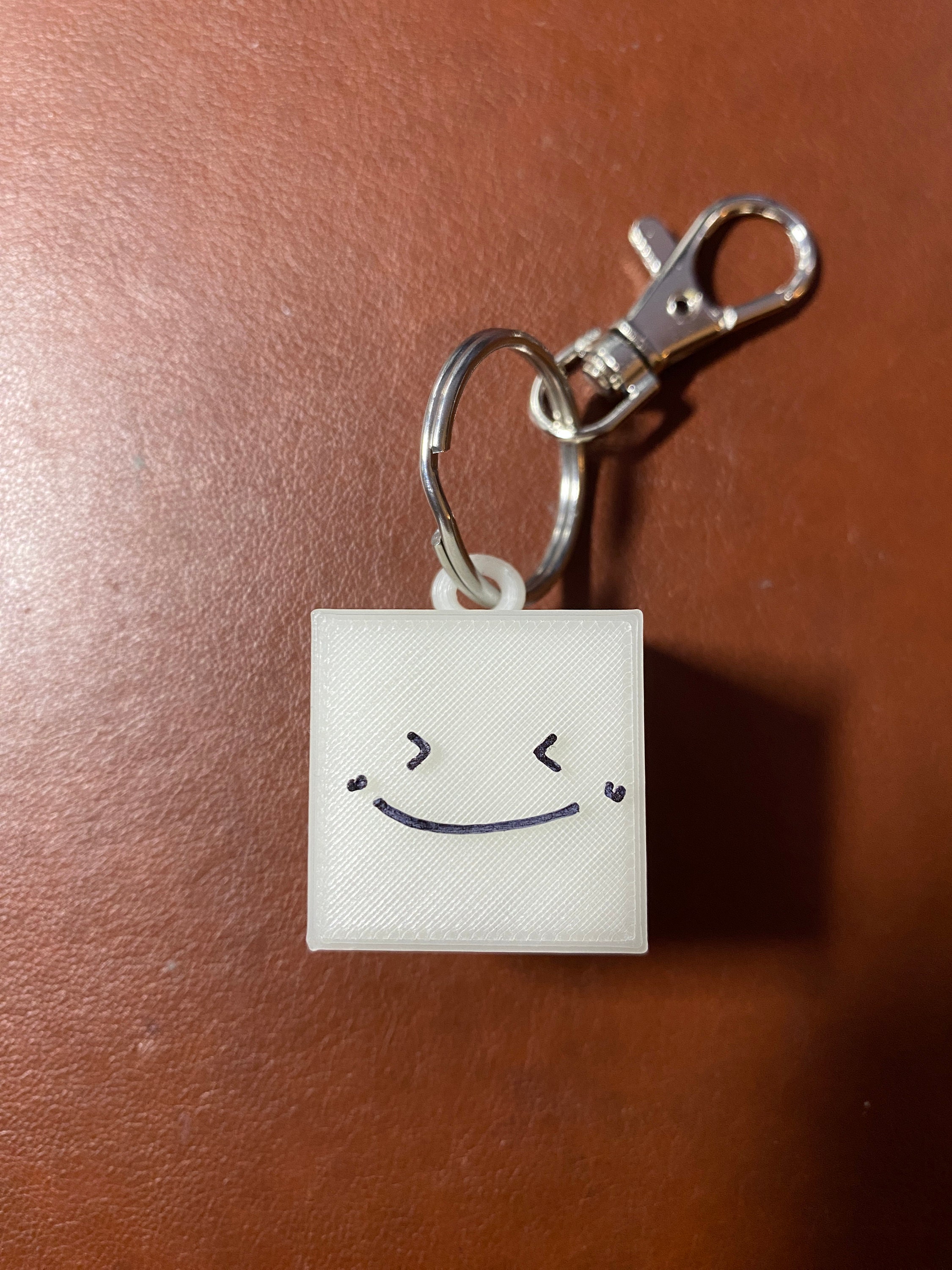 TWICEダヒョンの可愛い豆腐キーホルダー：キュートなキューブ型