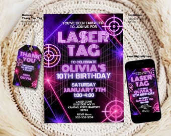 Puede incluir: Una invitación imprimible para una fiesta de cumpleaños número 10 con temática de laser tag. La invitación presenta un diseño de color rosa y morado neón con un patrón de cuadrícula y símbolos de objetivo. El texto dice "Has sido atacado para unirte a nosotros para Laser Tag para celebrar el cumpleaños número 10 de Olivia".