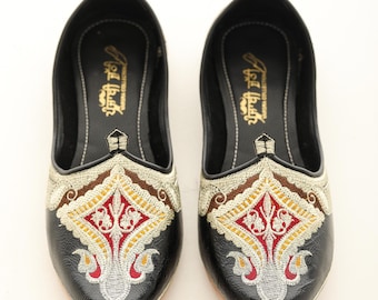 Handcrafted Men's Jutti: Indian Ethnic Wedding Loafers