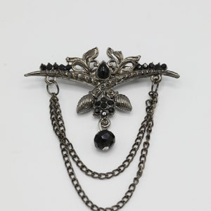 Regal Elegance: Men&#39;s Oxidized Silver Brooch for Jackets and Sherwanis