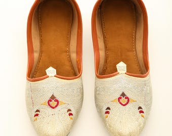 Handcrafted Men's Jutti: Indian Wedding Loafers