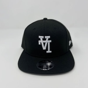 Upside Down &quot;LA&quot; Black (white thread)