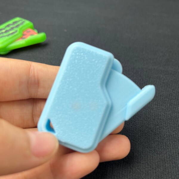 1/2 pezzi Giocattolo Fidget a forma di tastiera, Portachiavi