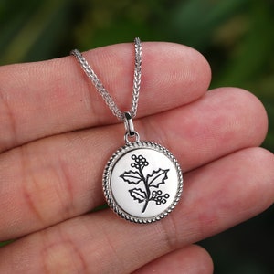 Holly Necklace/December Birth Flower/Birth Flower Necklace/Sterling Silver/Personalized Gifts for Women/Minimalist/Gift of December