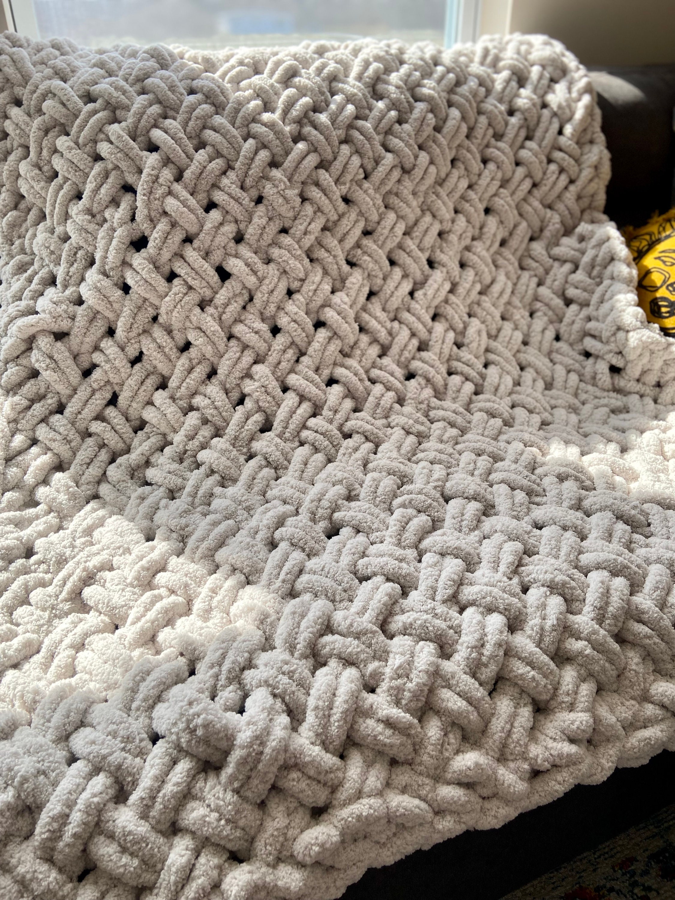 HOW TO HAND KNIT A CHUNKY CHENILLE BLANKET, BASKET WEAVE PATTERN 