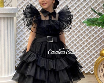 fügte er hinzu, dass die Kinder dieses Mädchens lieben