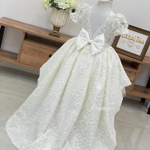 Ivory Lace Blumenmädchen Kleid: Handgefertigtes Prinzessinnen Brautkleid mit Schleife