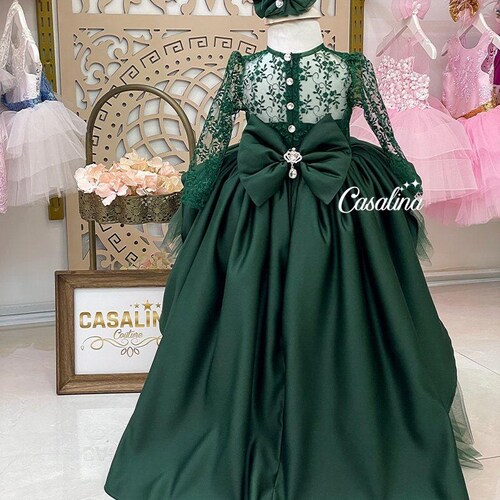 Naomi dress emerald, Emerald green baby girl dress, Emerald green princess dress with long tail, Lace detailed long tail dress baby girl Naomi dress emerald, Emerald green baby girl dress, Emerald green princess dress with long tail, Lace detailed long tail dress baby girl