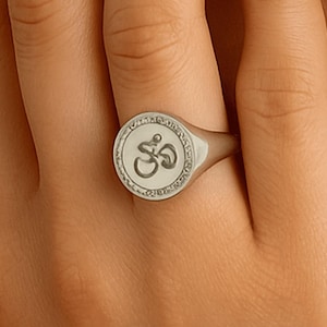 Anillo Om/Aum / Anillo de plata de ley 925 / Joyería elegante y llamativa para hombres y mujeres / Regalo personalizado hecho a mano