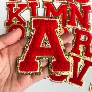 Patch de letras vermelhas de chenille de 3,1 polegadas para passar, patch de letras com glitter dourado, apliques bordados, crachás de nome faça você mesmo, patches de alfabeto