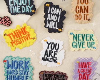 Apliques bordados com mensagens positivas, apliques termocolantes com letras, apliques para jeans, bolsas, chapéus e decoração de roupas.