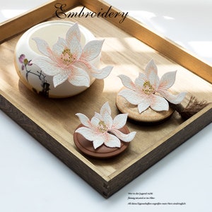 Toppa ricamata termoadesiva con loto, bellissimi accessori per applique con toppe floreali, decorazione per la casa con ricamo fai da te, regalo per gli amanti delle piante