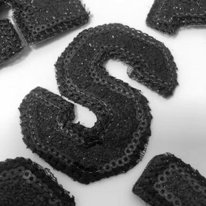 Parche termoadhesivo con letras de lentejuelas negras de 2,56 pulgadas, apliques de bricolaje, parches con nombre del alfabeto para ropa, sombreros, bolsos y accesorios