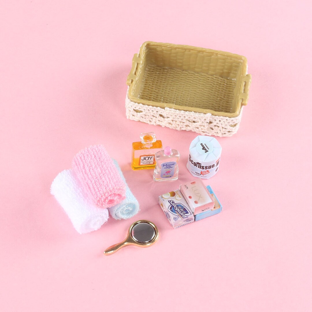 Dollhouse Toiletries, Dollhouse Bathroom Accessories, Dollhouse