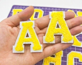 2,0-Zoll-Gelb Chenille Buchstaben Patch, gestickt Aufnäher Applikation DIY Name Alphabet Patches für Kleidung Hüte Taschen Accessoires