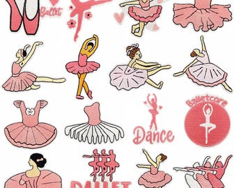 Op de afbeelding: Een verzameling roze ballet-thema patches. De patches tonen balletdansers in verschillende poses, balletschoenen, tutu's en het woord "Ballet". Sommige patches bevatten harten en bloemmotieven.