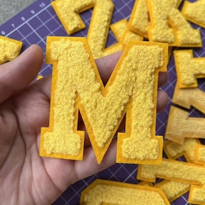 Toppa ricamata in ciniglia con lettere gialle, da stirare, applique, fai da te, nome alfabeto, toppe per abbigliamento, borse, cappotti, accessori