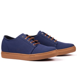Taller. Catania. Elevator shoes to grow +7cm. Textile upper. Interior lined in microfiber.