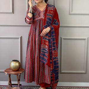 Women Embroidered Cottan Kurta With Pant And Digital Print Dupata Set